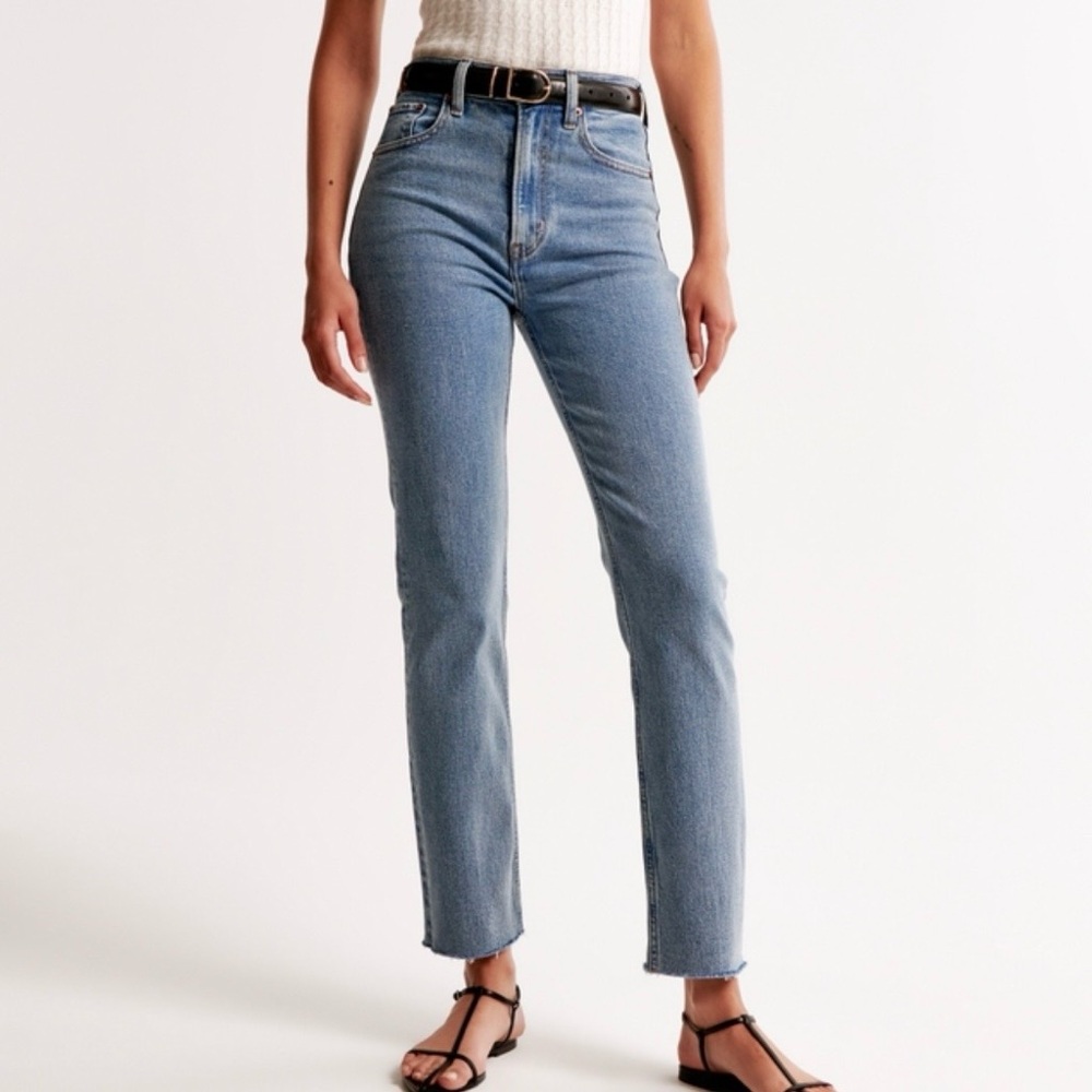Abercrombie & Fitch Raw Hem Ankle Straight Jean